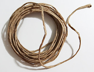 Rolo de fio de papel torcido