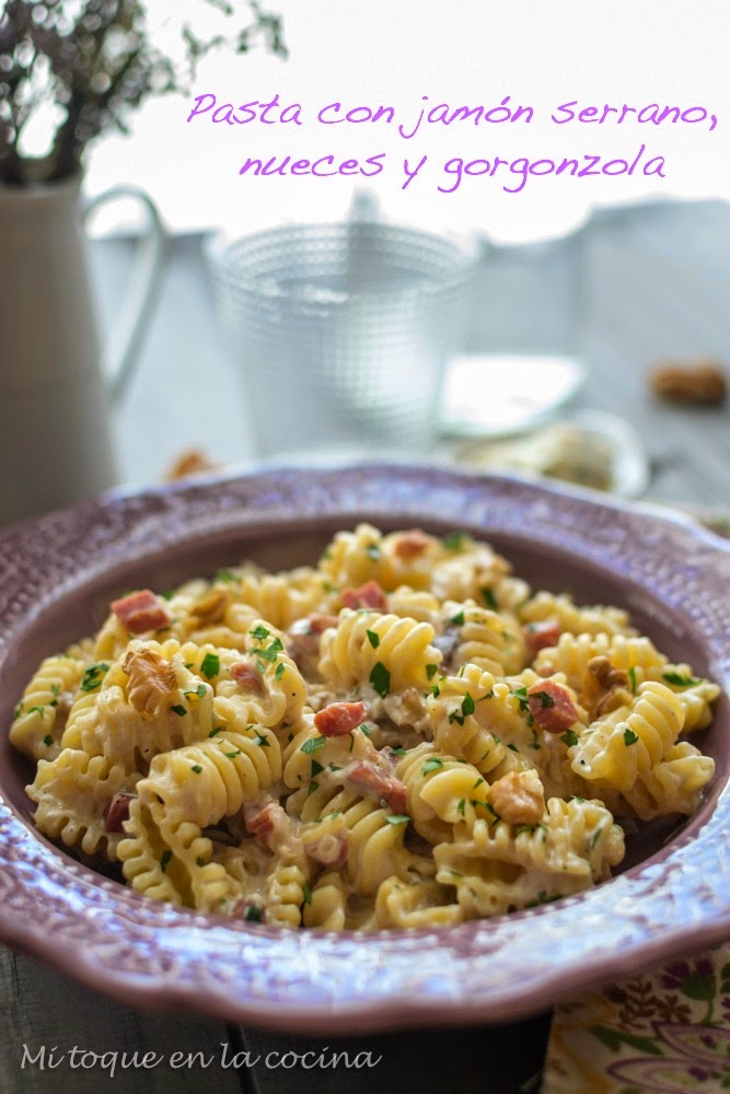 Mi toque en la cocina Pasta con salsa de jamón serrano y