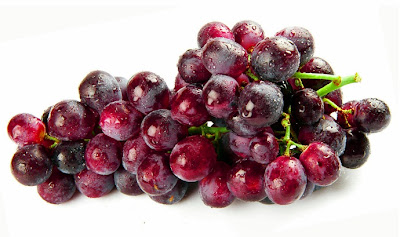 khasiat nutrisi pada buah anggur merah