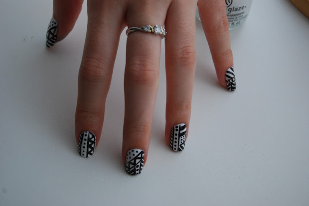 nail-tastic black and white aztec