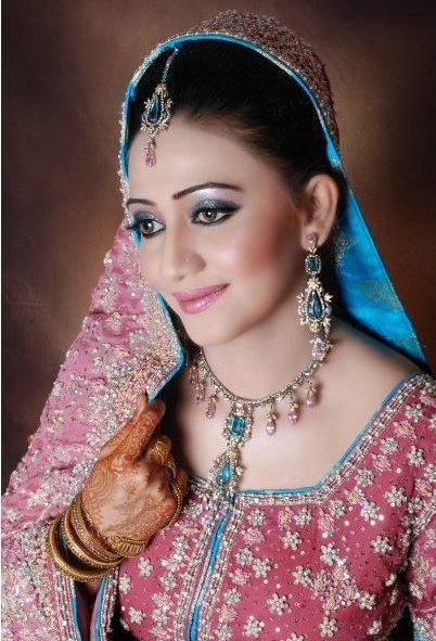 Pakistani Bridal Makeup Collection 201112 New Bridal Makeup Collection Pakistani Bridal Makeup Collection 201112 New Bridal Makeup Collection