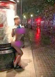 Gambar+orang+Telanjang+Bulat ... panas mula beredar; wanita tersebut terus bogel di tempat awam