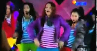 Lirik Lagu Kamseupay Lollipop Putih Abu-Abu 4shared.com Download : Zona