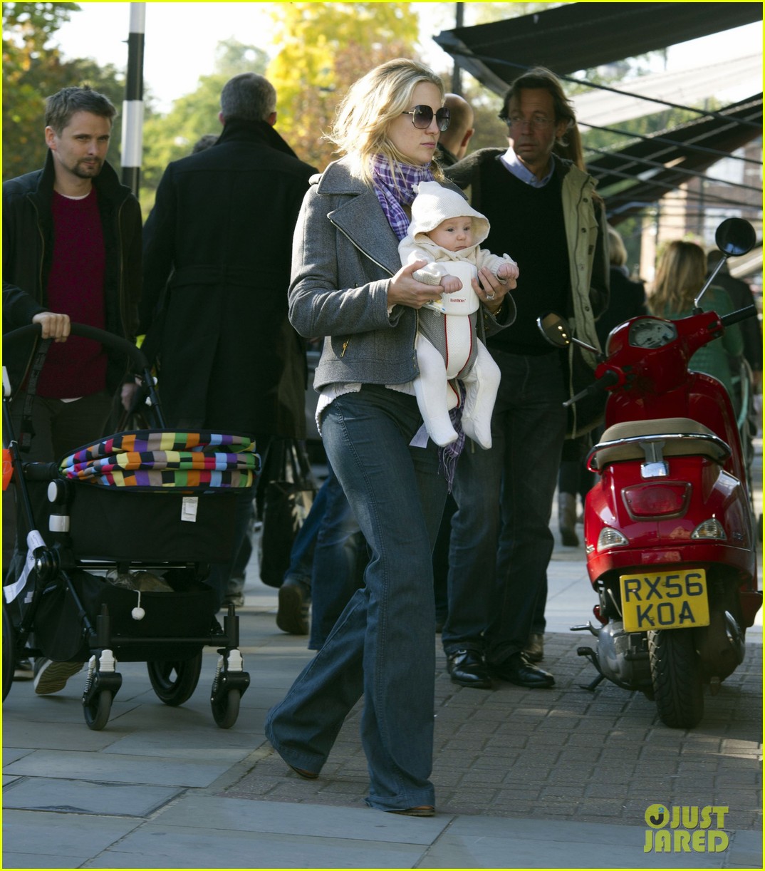 http://4.bp.blogspot.com/-xYXzYAY_rLo/TrE7j_v0C7I/AAAAAAAAWBo/aAF2L8y011w/s1600/kate-hudson-bing-matt-bellamy-london-05.jpg