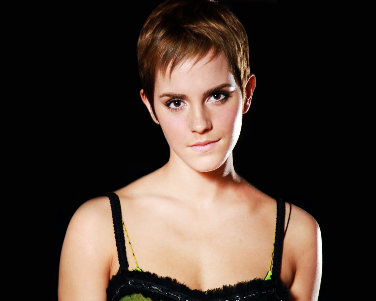 http://4.bp.blogspot.com/-xbT2vS1_qyg/T9Sg_w2X1HI/AAAAAAAABxc/hLUP5SSHelk/s1600/emma-watson-276.jpg