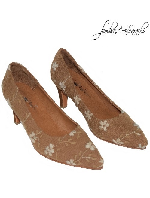 STILETTOS DE VICUÑA BORDADOS "FAMILIA AVAR SARACHO