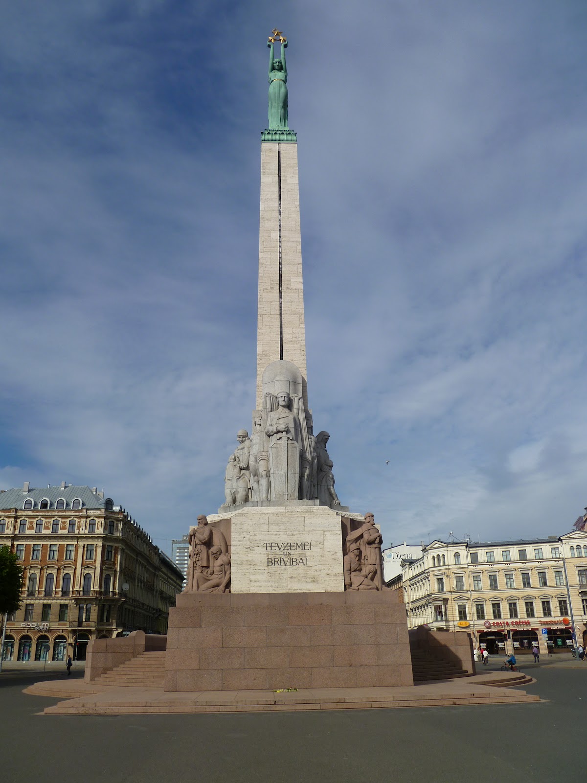 freedom monument riga