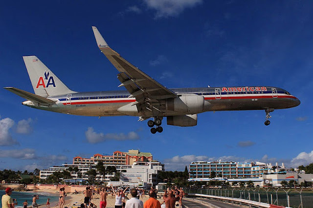 Tocando el avión: aterrizajes extremos en Maho Beach, San Martín