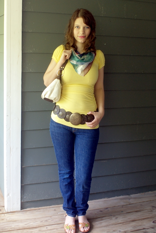 Thin and Curvy Outfit Why scarves rule