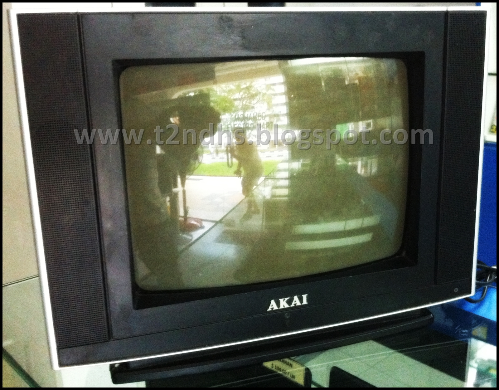 The 2nd Hand Shop: Akai 14'' TV