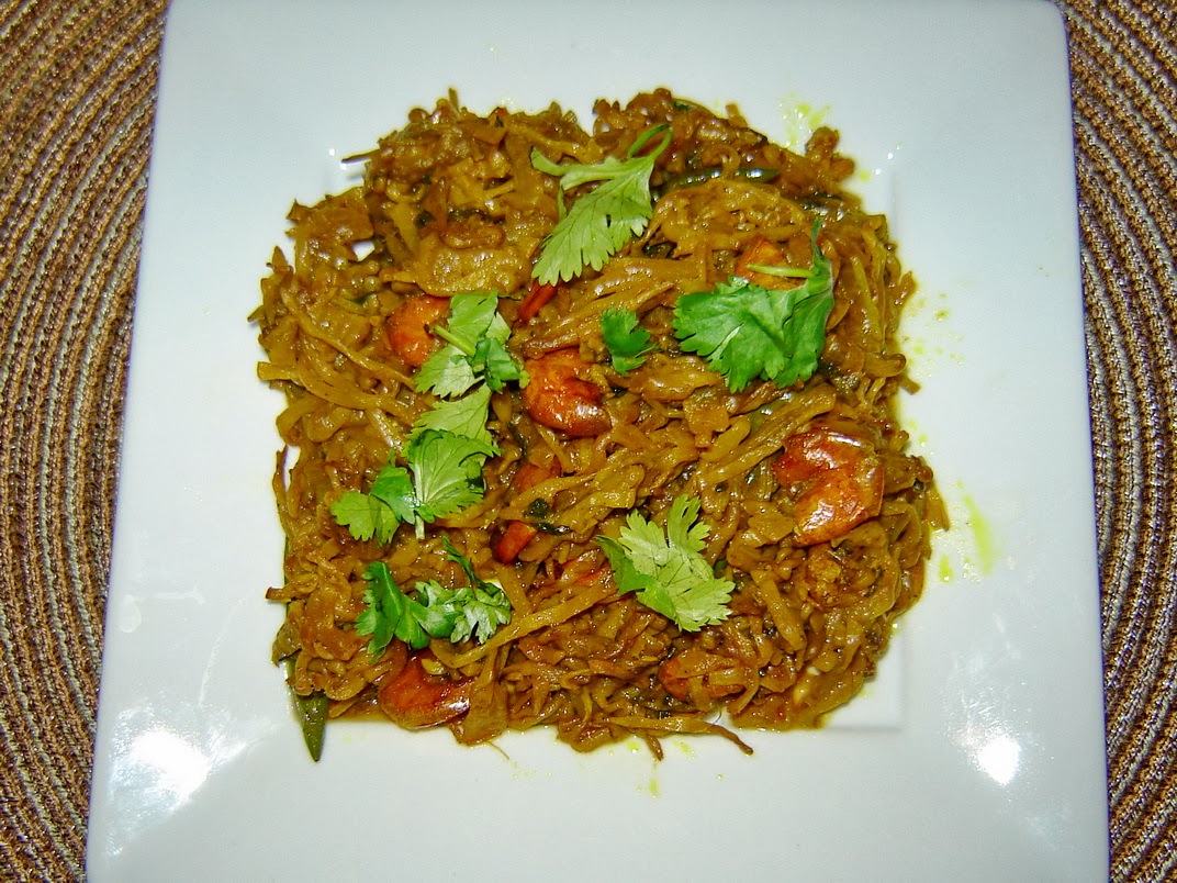 Rummana's Kitchen Mung Bean Sprout Diye Chingri (Bean Sprouts with Shrimp)