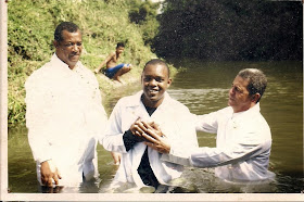 Batismos nas águas no Recanto Feliz