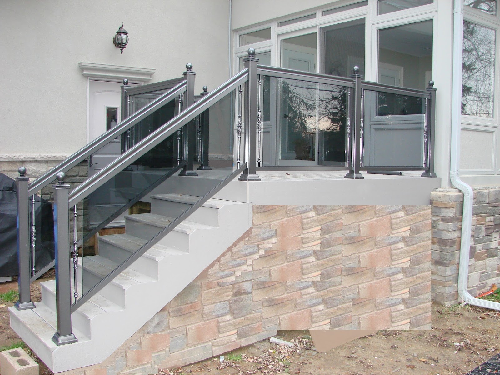 Glass railings in Mississauga, Brampton, Vaughan Railings Vaughan