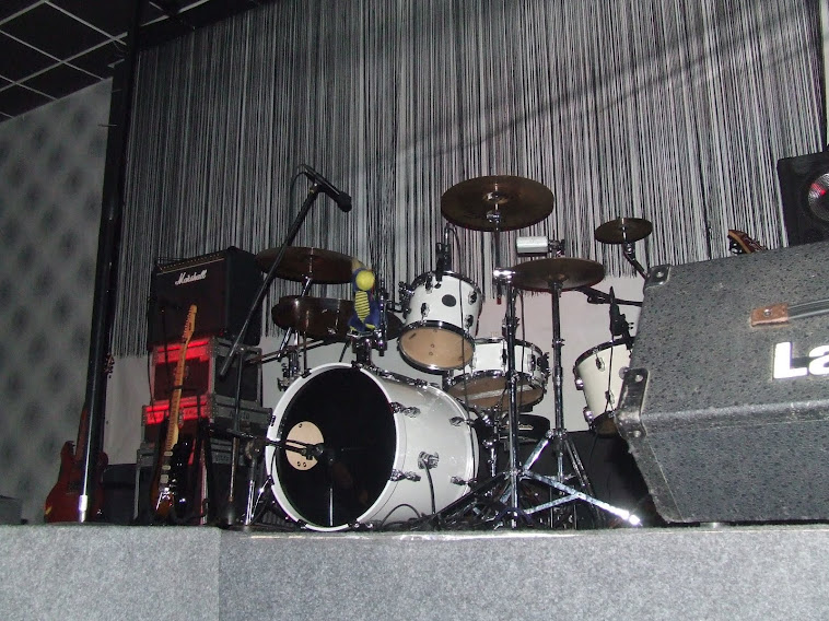 tour polly  2008-on stage club-pataias