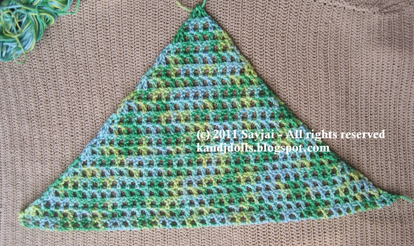 PATTERNFISH - Pretty Triangle Scarf (Crochet)