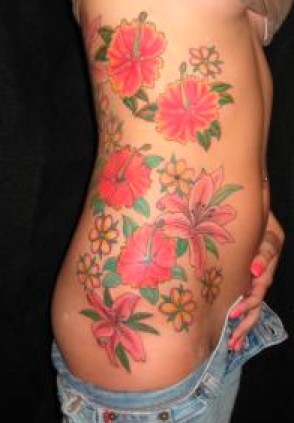 http://4.bp.blogspot.com/-xj7eP2Fyru4/Tjr7vl3EIlI/AAAAAAAACp8/oShSuMsG554/s1600/flower-tattoo-designs-for-girls-13.jpg