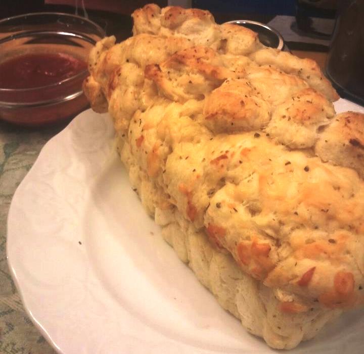 CristaLee Garlic Asiago Cheese Pull Apart Bread