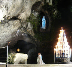 A la Grotte de Lourdes