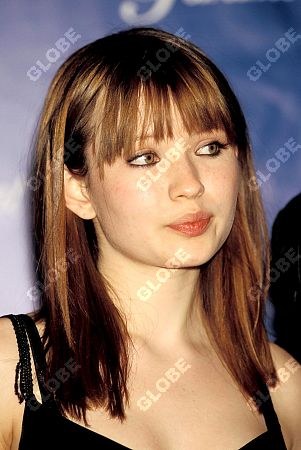 emily browning unseen pics