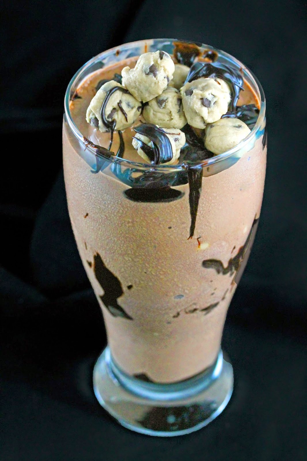 Bon Appetito! Chocolatey Fudge Cookie Dough Milkshake Recipe
