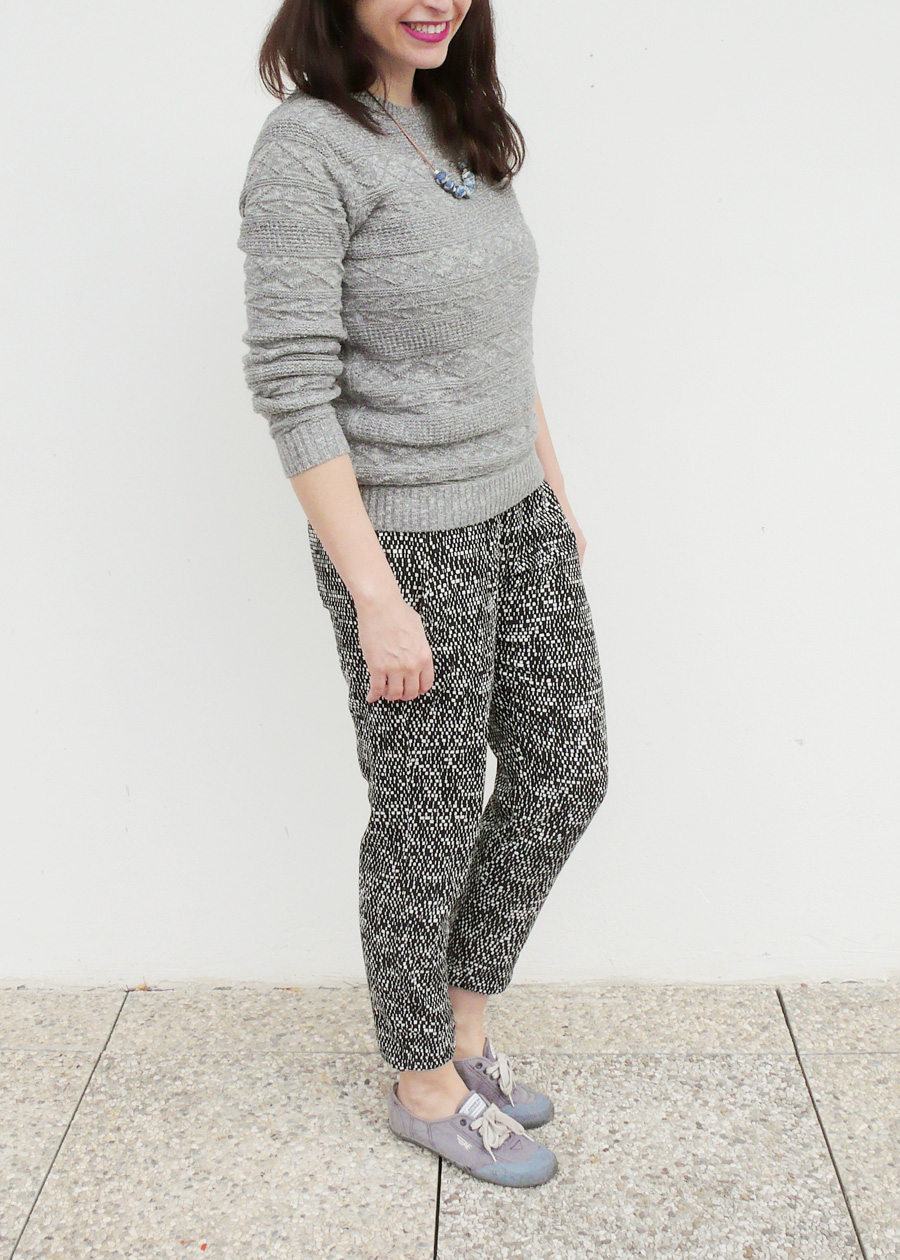 Handmade Wardrobe: a pair of True Bias Hudson pants in a woven fabric (of joy) Handmade Wardrobe: a pair of True Bias Hudson pants in a woven fabric (of joy)