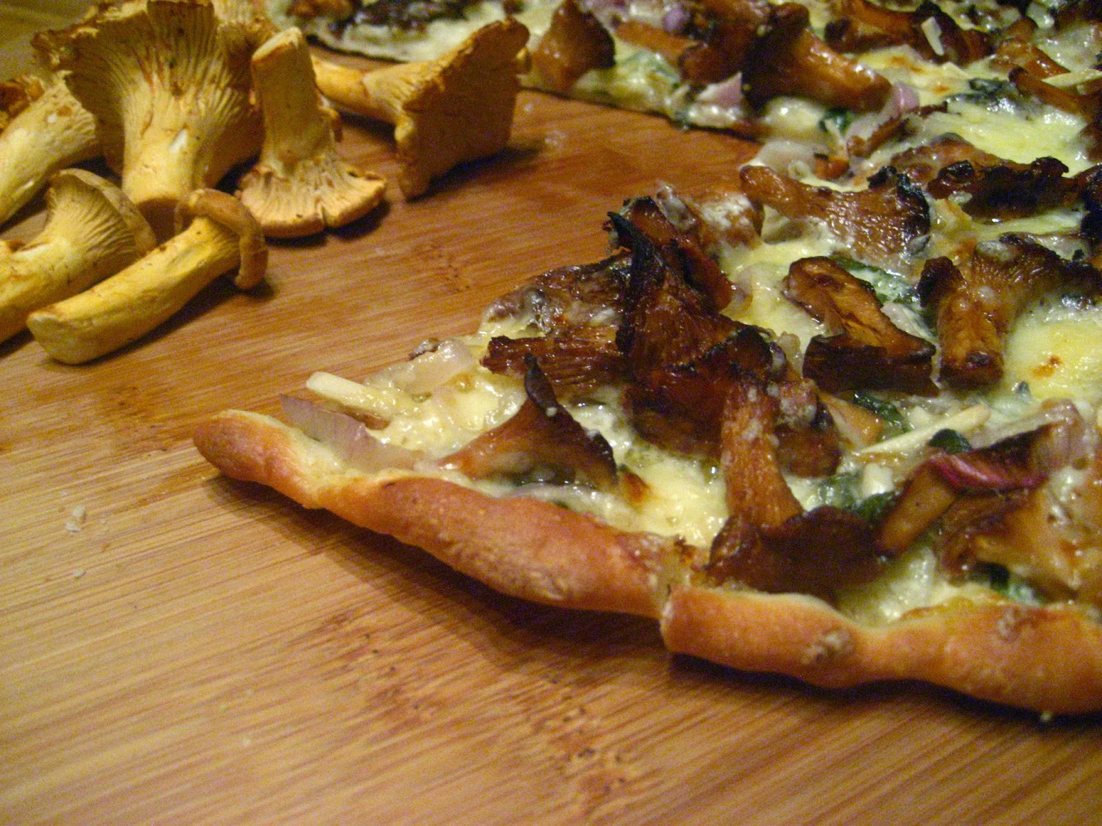 Marie est dans son assiette! Pizza aux chanterelles fraîches