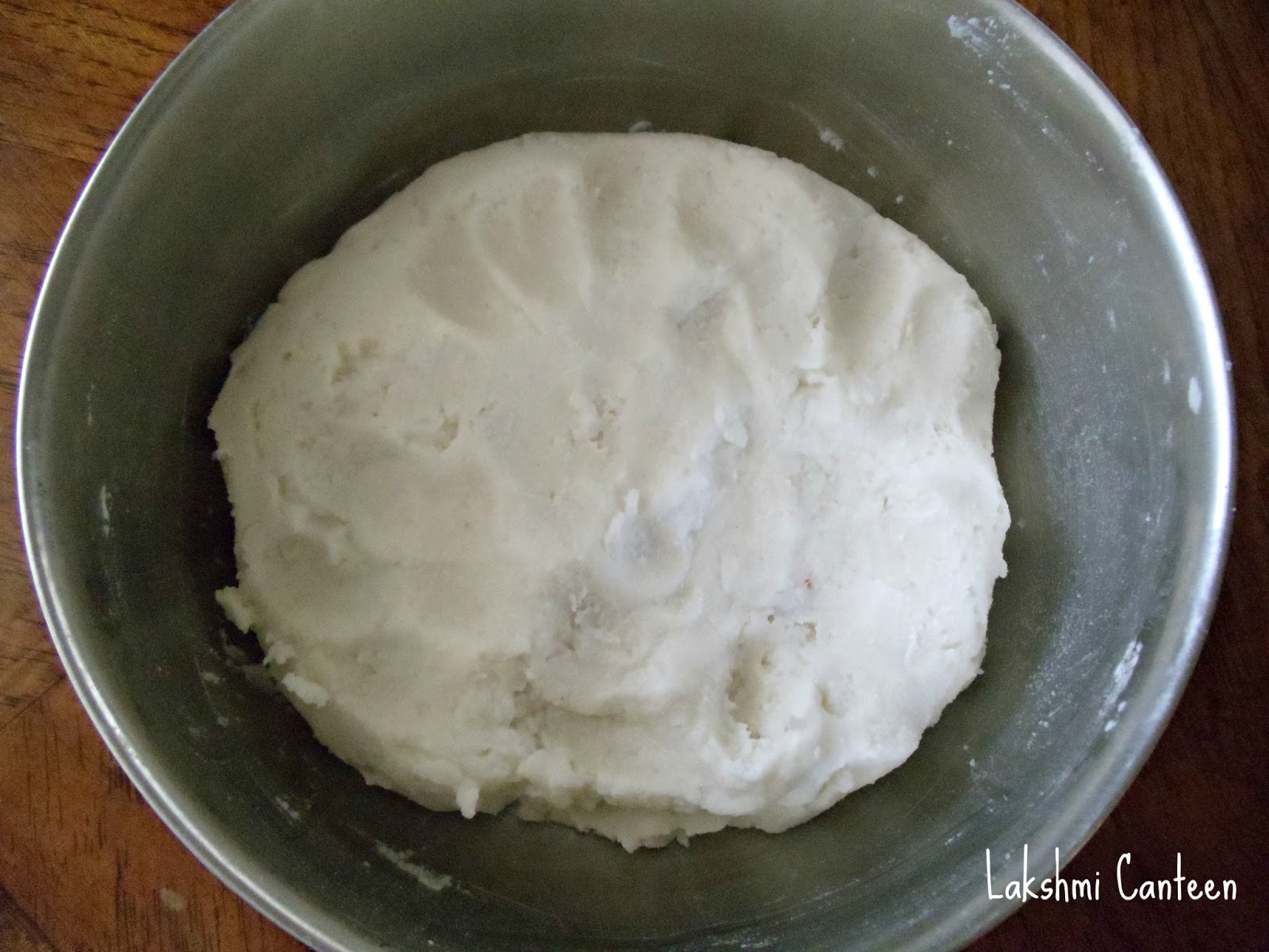 Lakshmi Canteen Tandla Pitta Bhakri (Rice Flour Flat Bread)