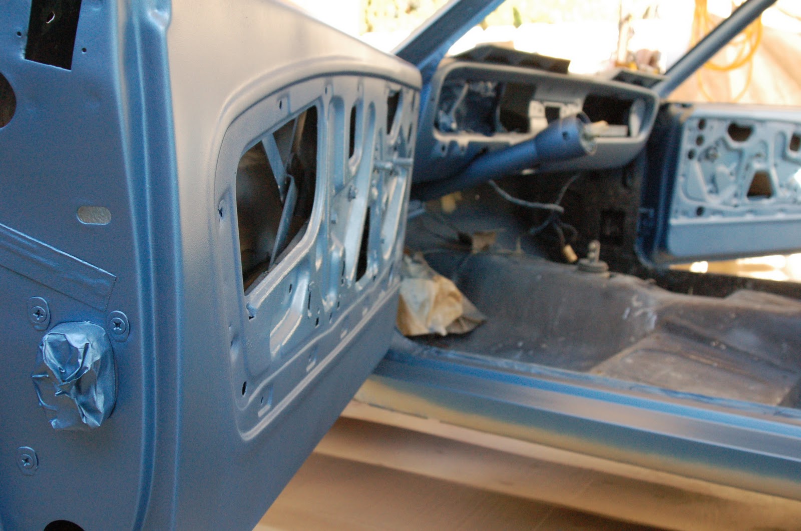 Lelu S 66 Mustang Painting The Interior