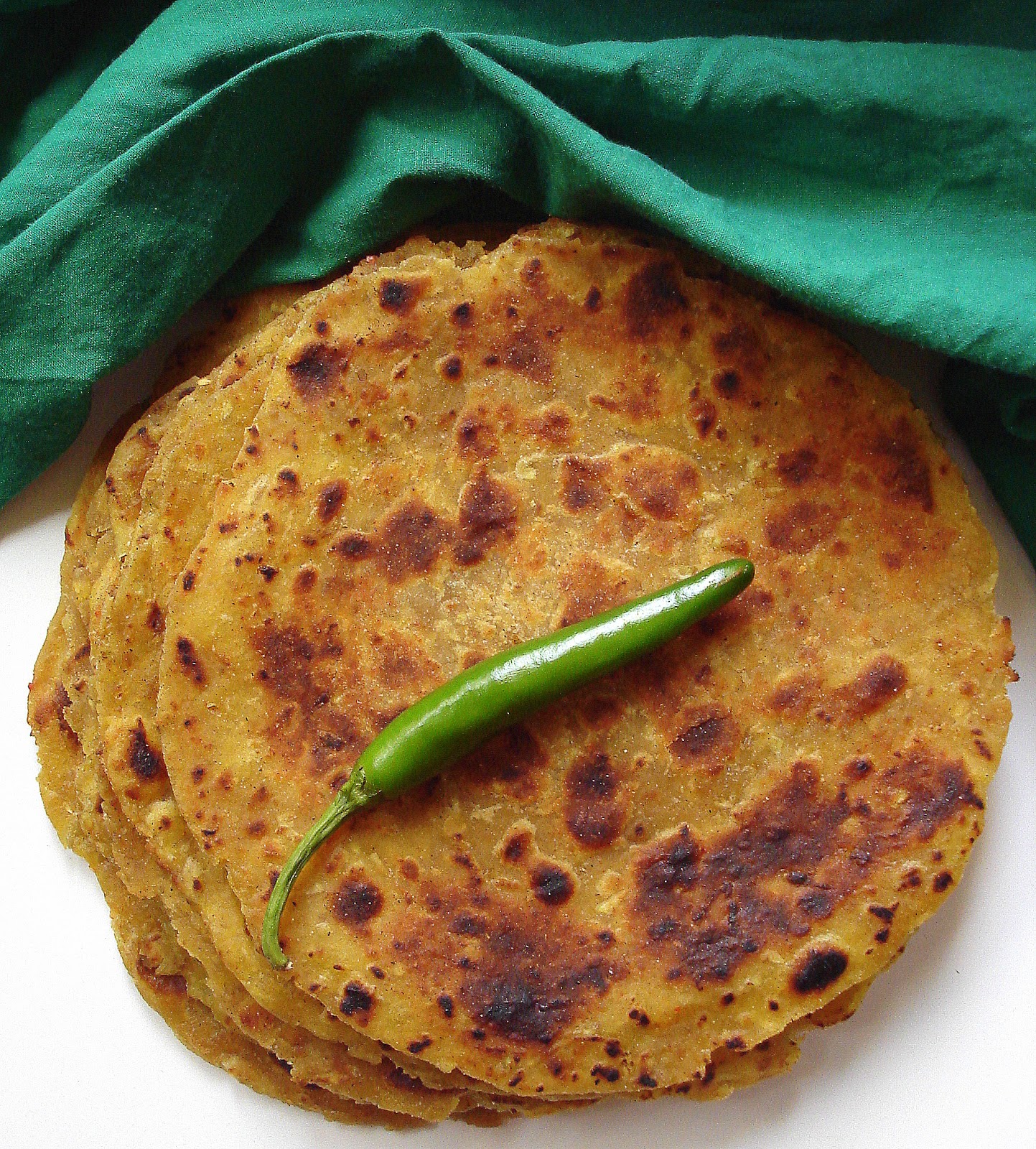 Lauki Thepla | Doodhi na Thepla | Gujarati Thepla | Indian flat bread with bottle gourd Lauki Thepla | Doodhi na Thepla | Gujarati Thepla | Indian flat bread with bottle gourd
