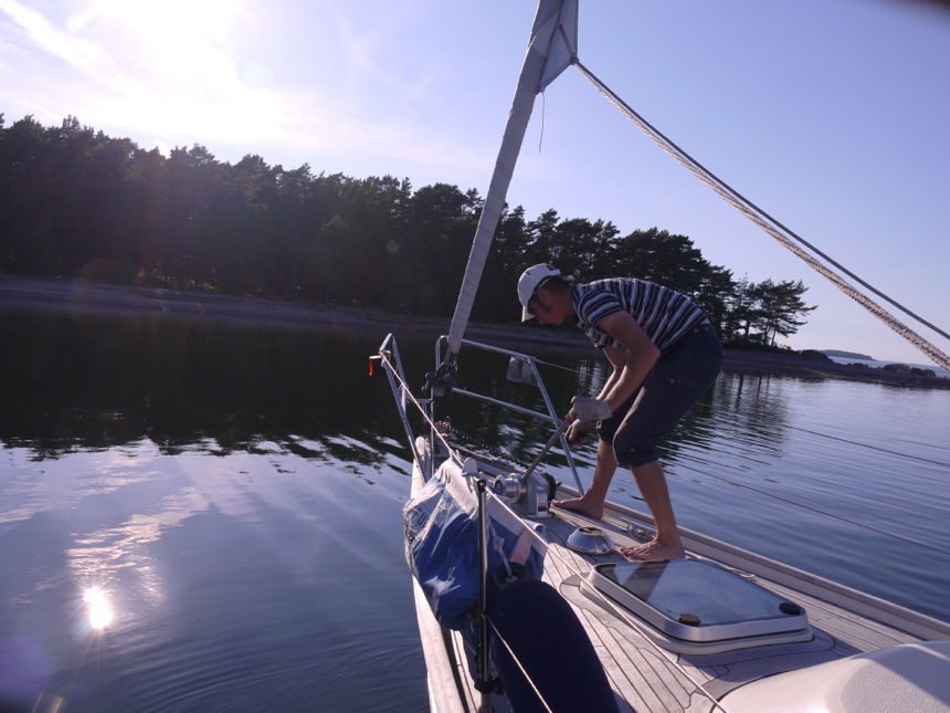Experiences on manual anchor windlass (and using the bow anchor) S/Y