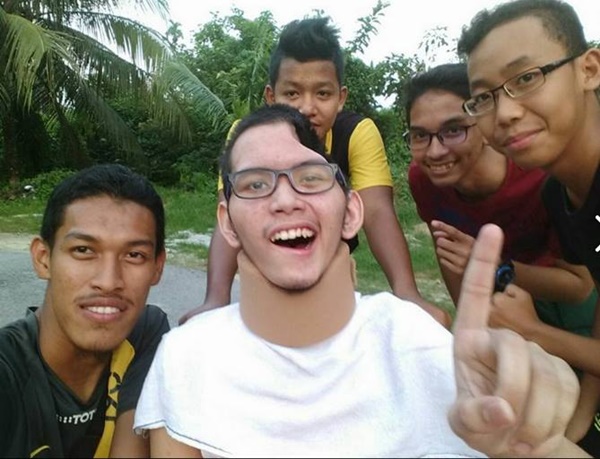 (GAMBAR) Pelajar Tahfiz Masih Boleh Tersenyum, Cedera Parah Di Otak! (GAMBAR) Pelajar Tahfiz Masih Boleh Tersenyum, Cedera Parah Di Otak!