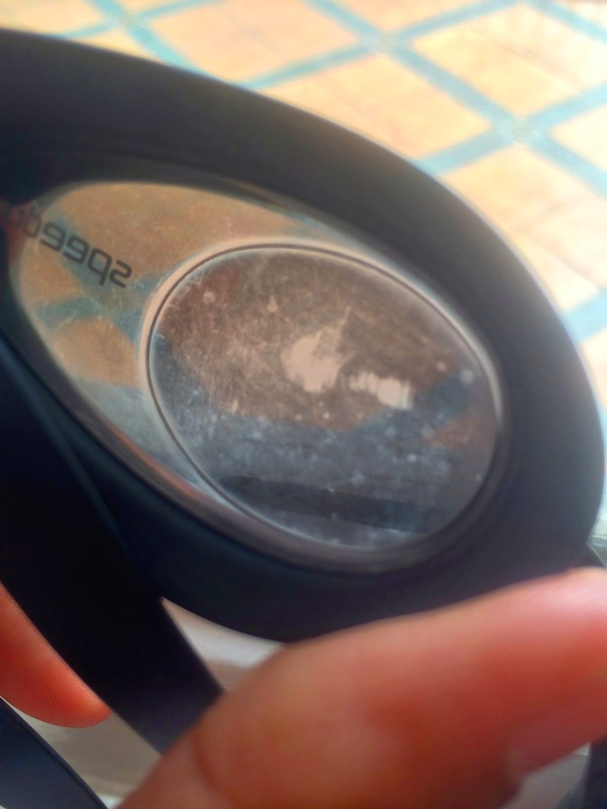 keep swim goggles from fogging