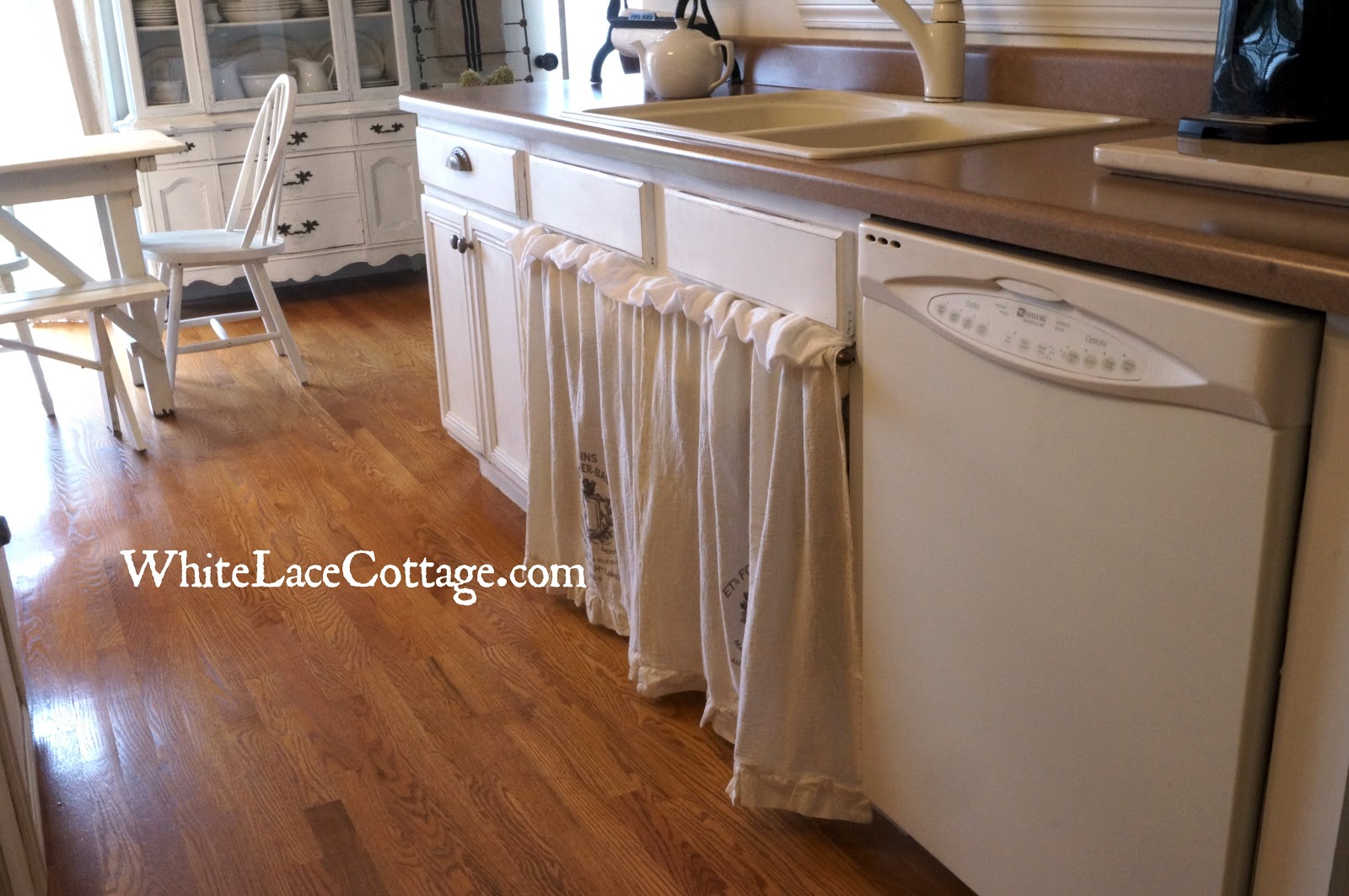 kitchen sink skirt idea