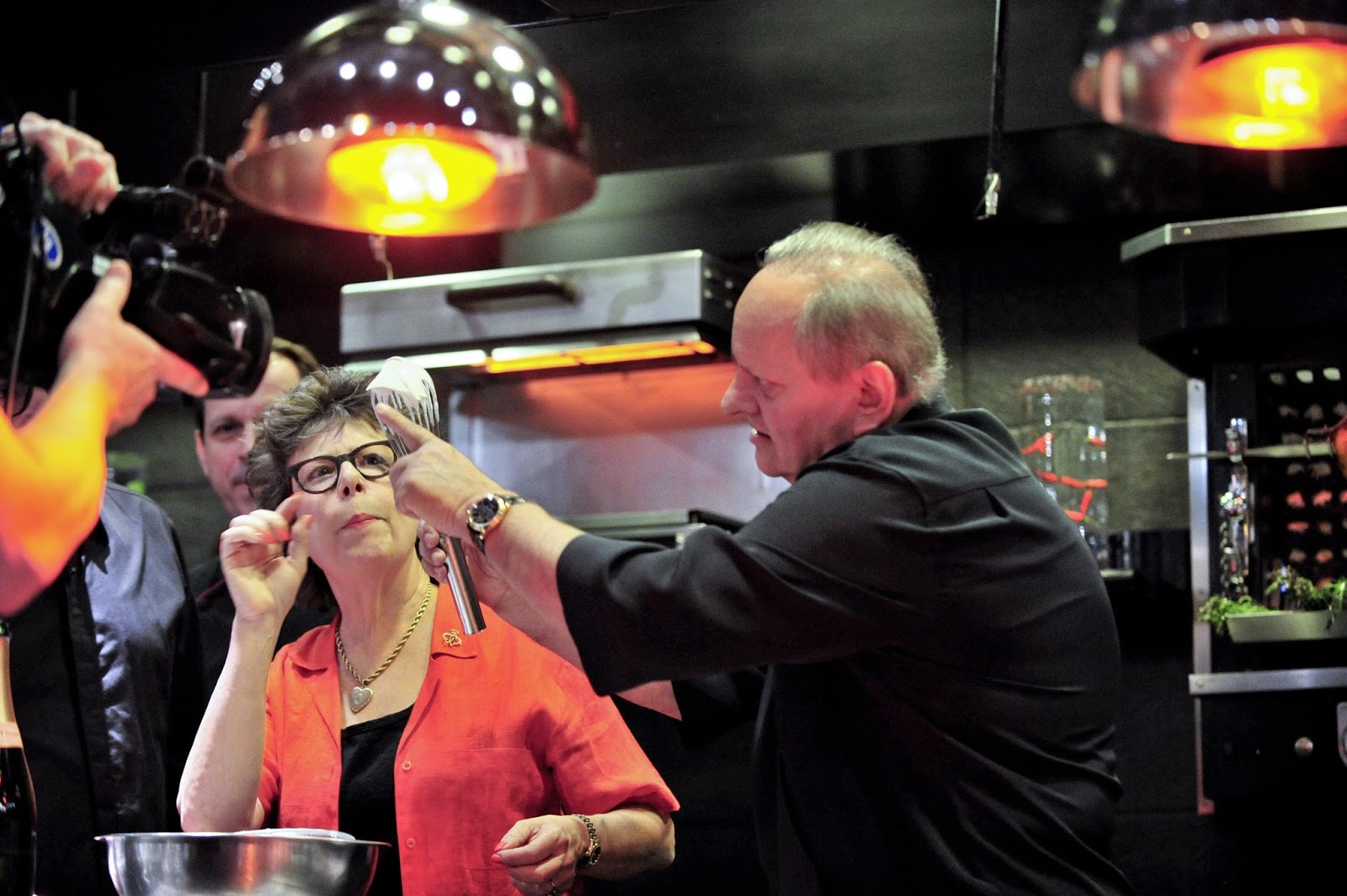 Celcbrity food stylist Alice Hart whips cream for Chef Joel Robuchon's dessert 2014 Vegas UnCork'd Joel Robuchon Cooking demo with food stylist Alice Hart L'Atelier de Joel Robuchon