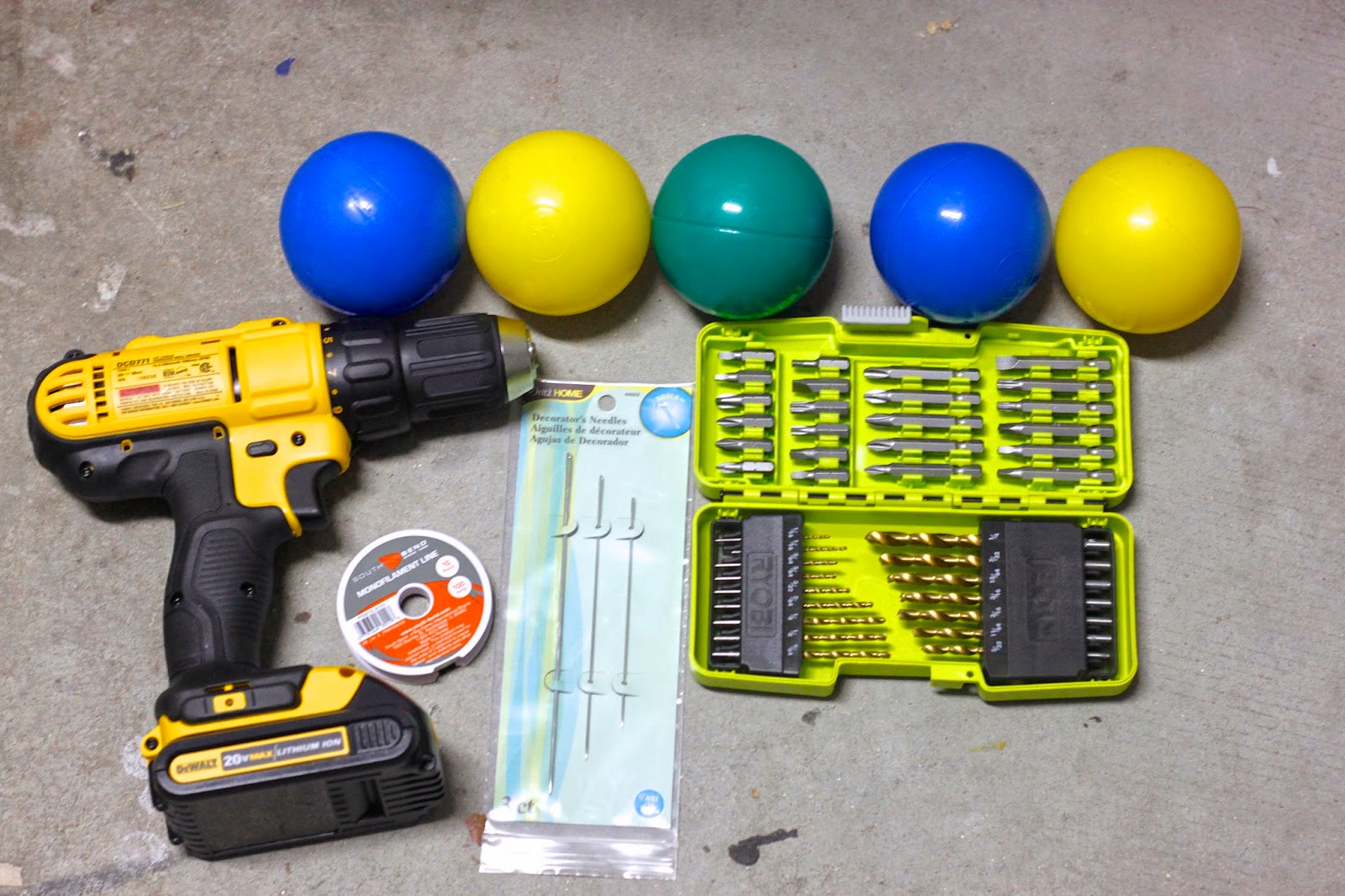 Hooray Plastic Ball Garland Howto!