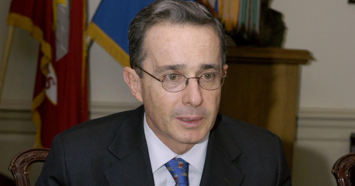 Alvaro uribe twitter picture