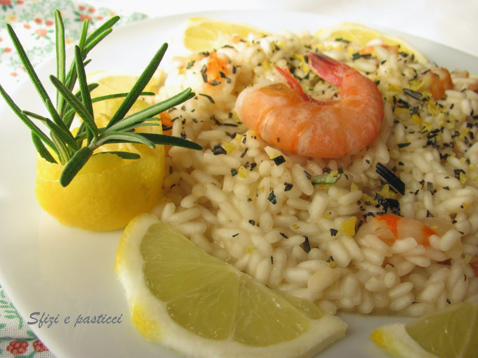 Sfizi e pasticci Risotto ai gamberi limone e rosmarino