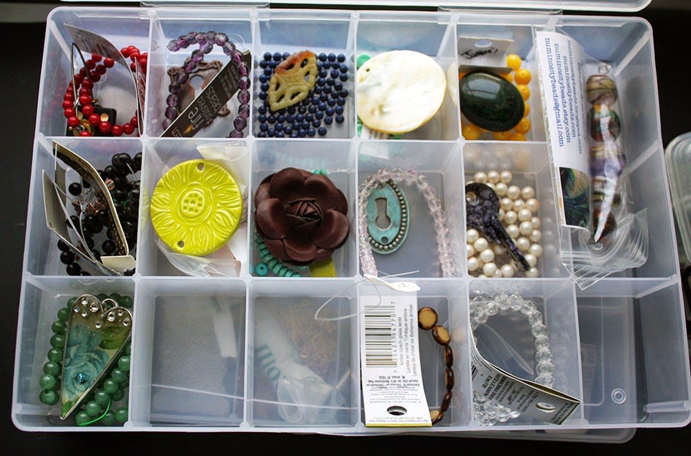 Packing beads for travel/vacation (my method)