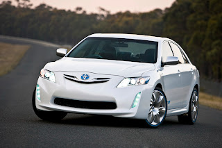 2011 Toyota Camry Hybrid Wallpapers