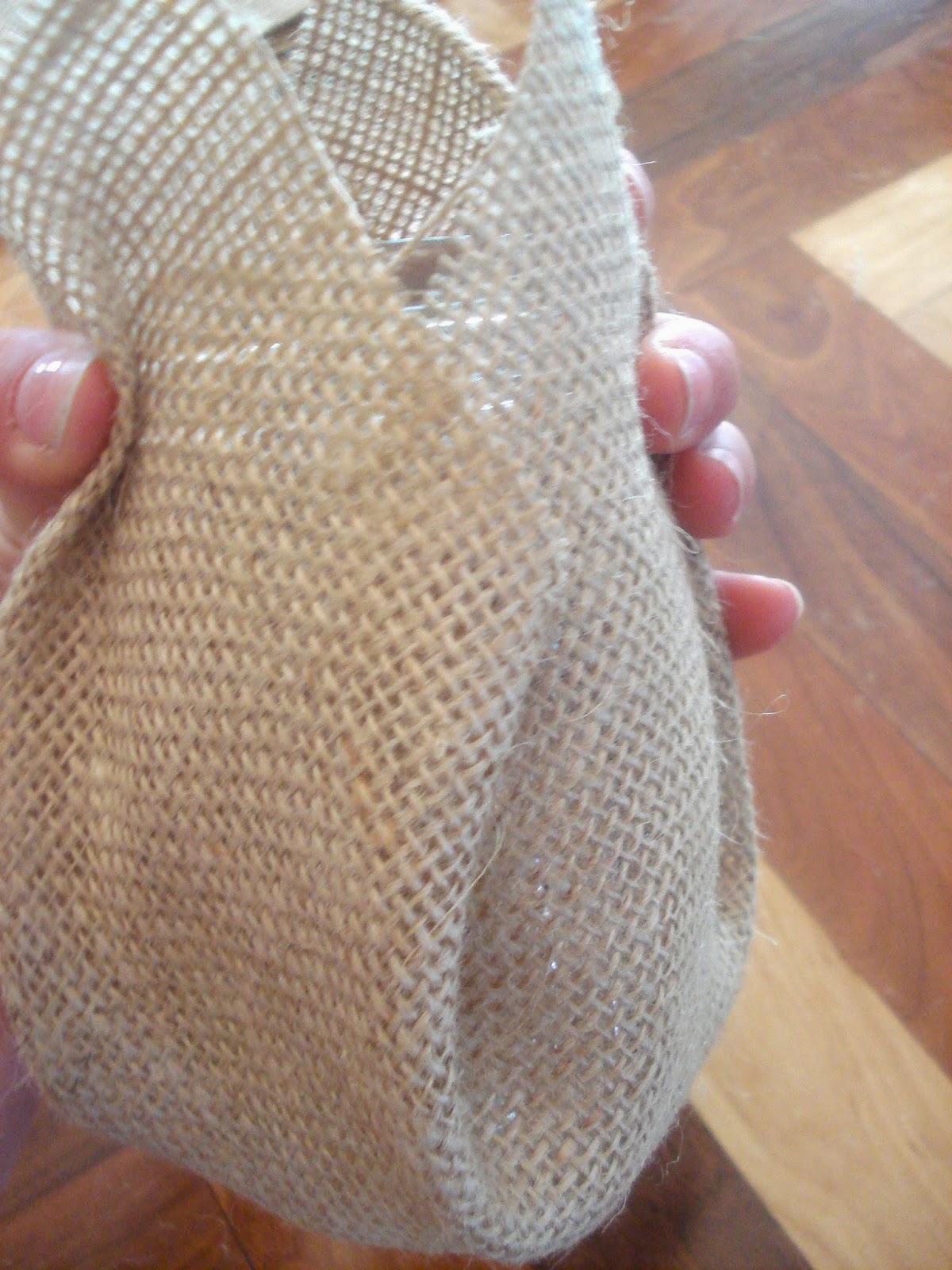 A & L Burlap + Mason Jars {DIY}