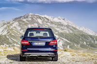 2017-Mercedes-GLS-58.jpg