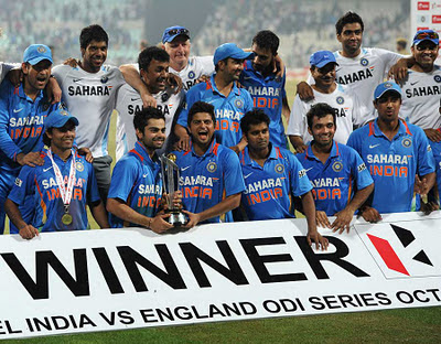MS Dhoni and his team winning moments MS Dhoni and his team winning moments
