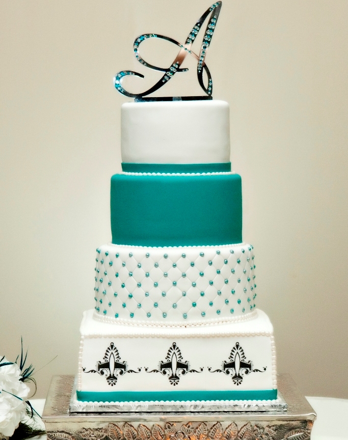 The Cake Zone Fondant vs Buttercream Wedding Cake?
