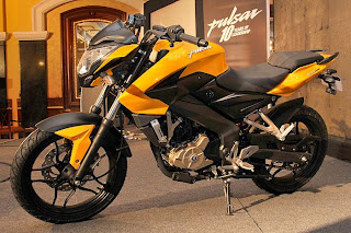 Harga dan Spesifikasi Motor Bajaj Pulsar 200 NS title=
