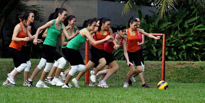http://4.bp.blogspot.com/-y1yHAbrCvgk/TedLrQP1NMI/AAAAAAAAGmU/k0NWzcuf8R4/s1600/foto-miss-indonesia%2B2011.jpg