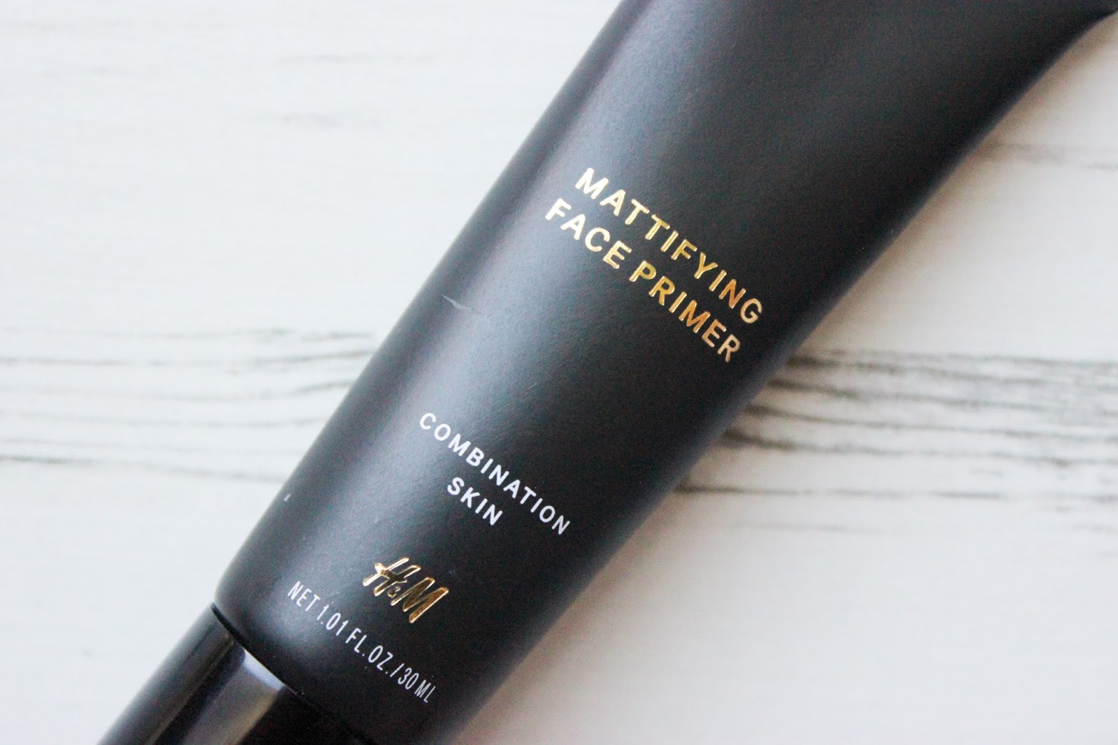 H&M BEAUTY // MATTIFYING FACE PRIMER (BECCA EVERMATTE DUPE