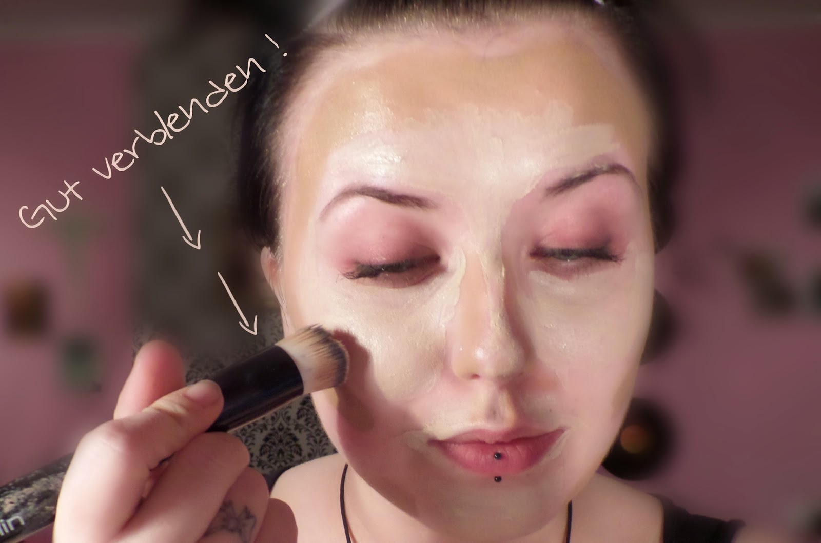 Die Maske für die Person bei den ersten Falten