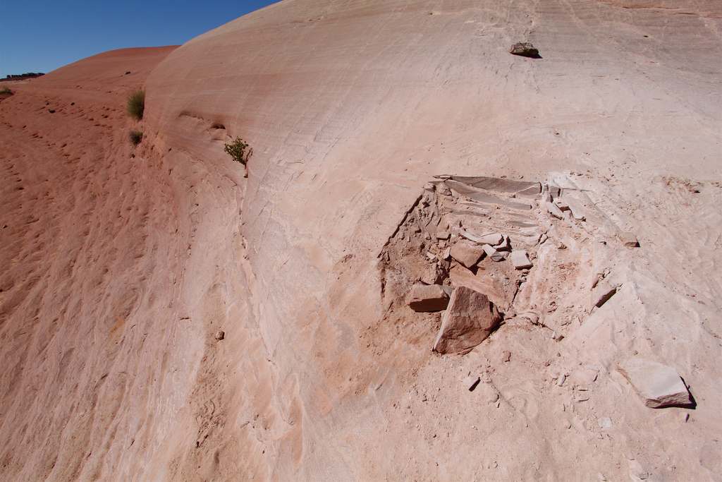 Structural Geology Geovandalism in Bartlett Wash, Utah