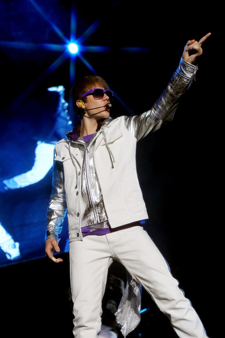 the Justin Bieber My World justin bieber my world tour 2011 outfit. the Justin Bieber My World