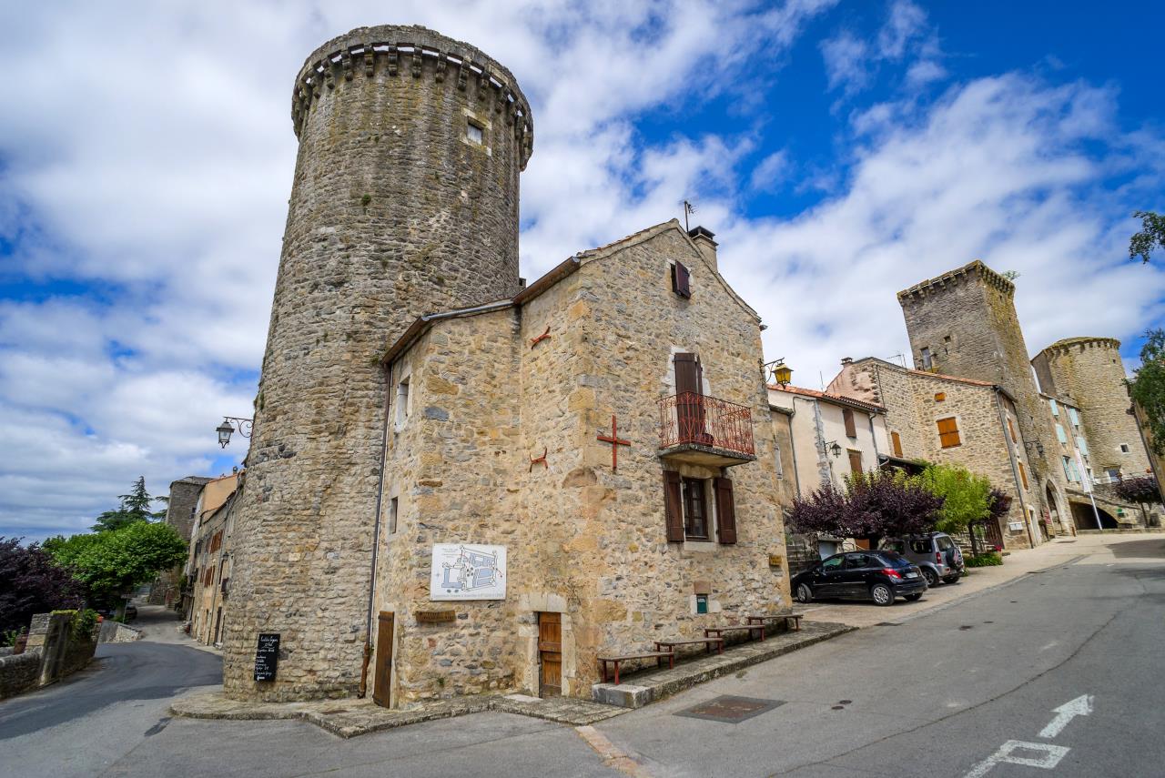 Châteaux et Villages Médiévaux Sainte EULALIE de CERNON